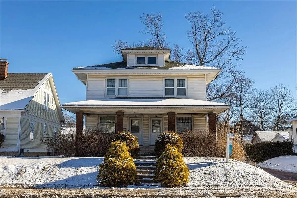 3 bed, 1.5 bath, 1600 sqft, $1,800 — Photo 1