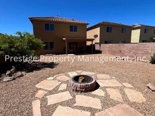 664 W Flaming Arrow Dr, Green Valley, AZ 85614
