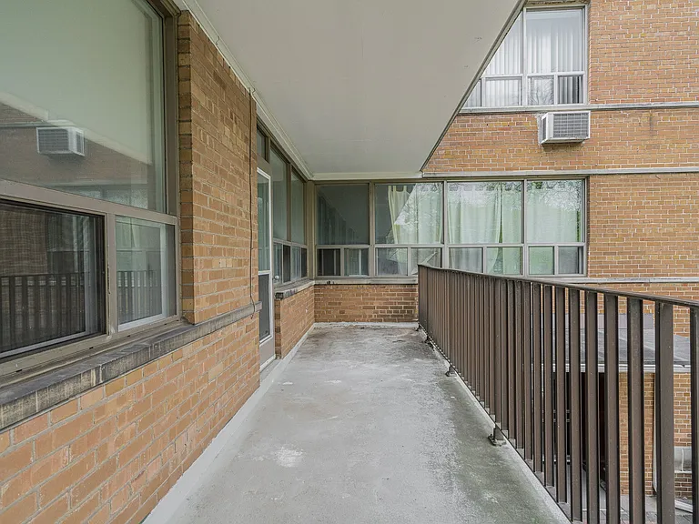 755 Avenue Rd — Photo 29