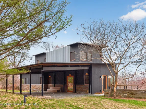 125 Valley View Way, Lake Hill, NY 12448