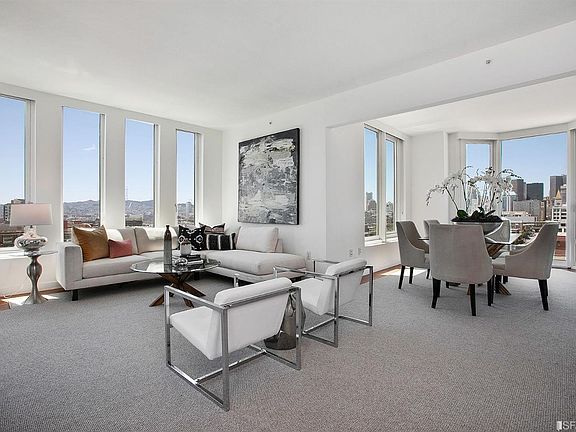 4th image of 88 King St Unit 1408