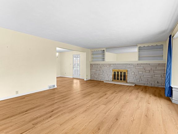 5th image of 5707 N Biltmore Ave