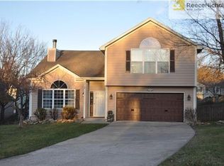 2212 SW British Dr, Lees Summit, MO 64081