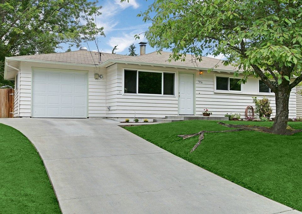 1st image of 1033 165th Pl NE