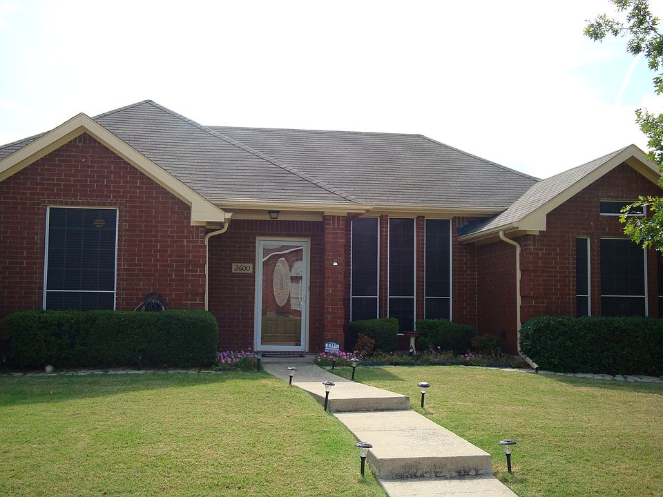 1st image of 2600 Larkspur Ln