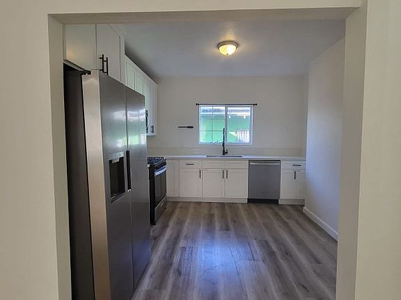 3rd image of 244 W 69th St #244