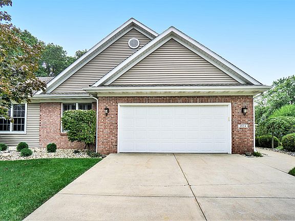 2nd image of 1924 Autumn Crest Ln