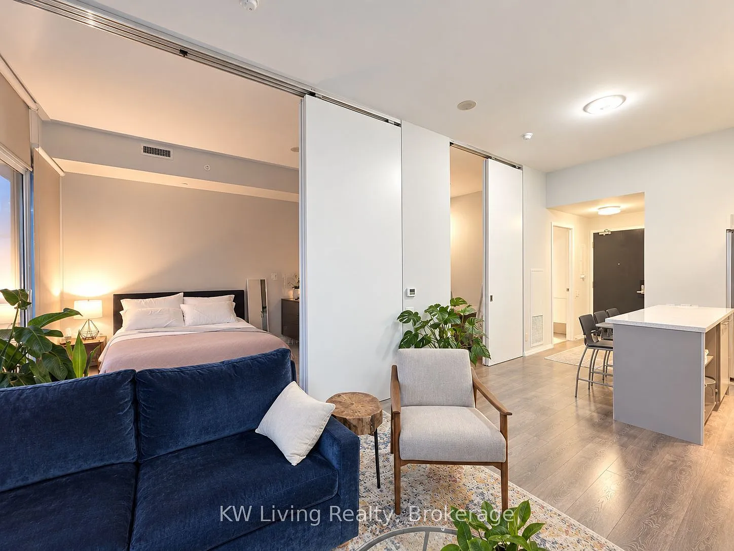 Tableau Condominiums — Photo 2