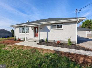2273 Locust Ln, York, PA 17408