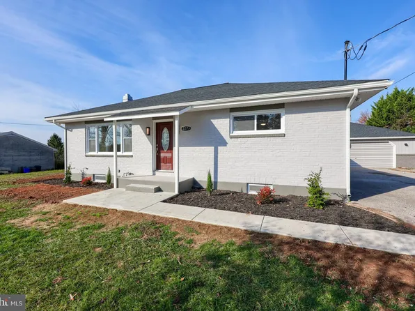 2273 Locust Ln, York, PA 17408