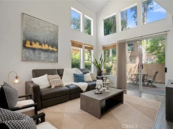 8 Ellisworth Aisle, Irvine, CA 92620