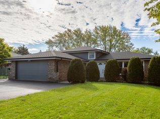 7855 W 101st St, Palos Hills, IL