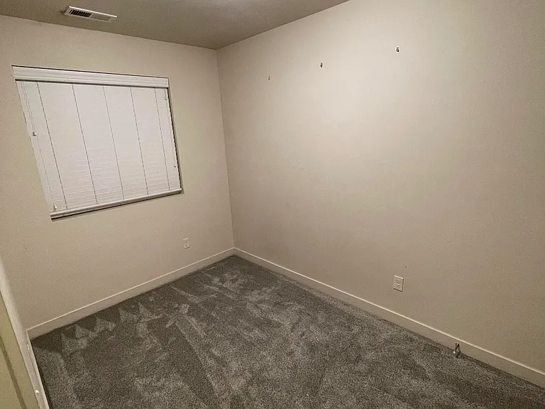 230 N 750 E — Photo 7
