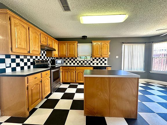 4th image of 6106 9th St