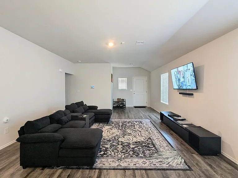 10524 Baled Bermuda Rd — Photo 5