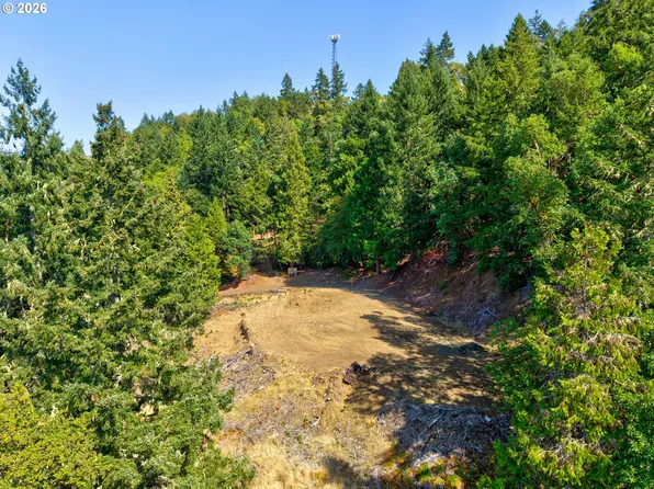 643 Hutchins Dr, Roseburg, OR 97471