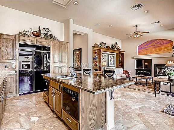 3rd image of 38 Anthem Creek Cir