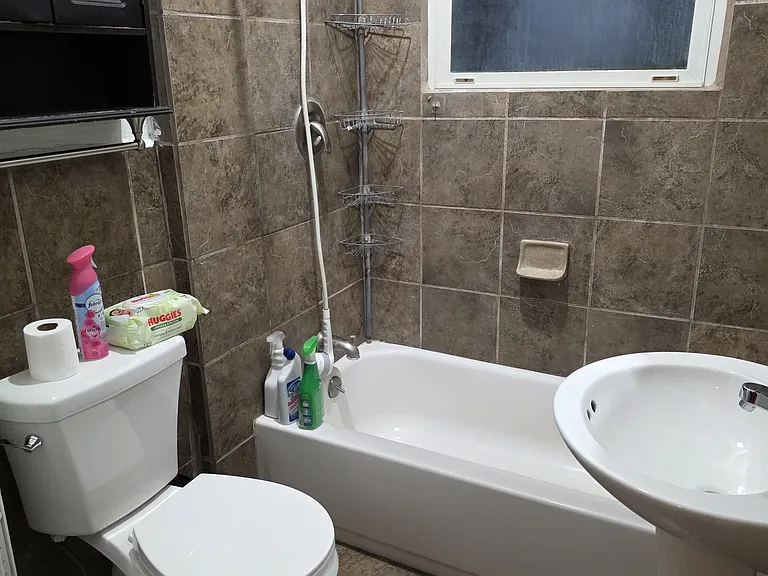 9 W Herrick Dr #1 — Photo 5