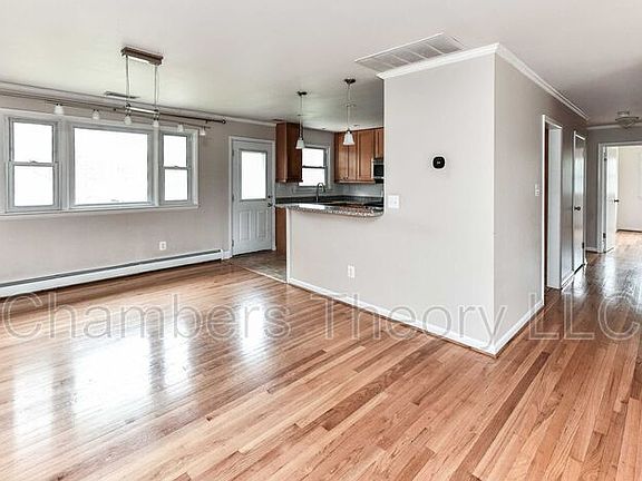 5th image of 3015 James St