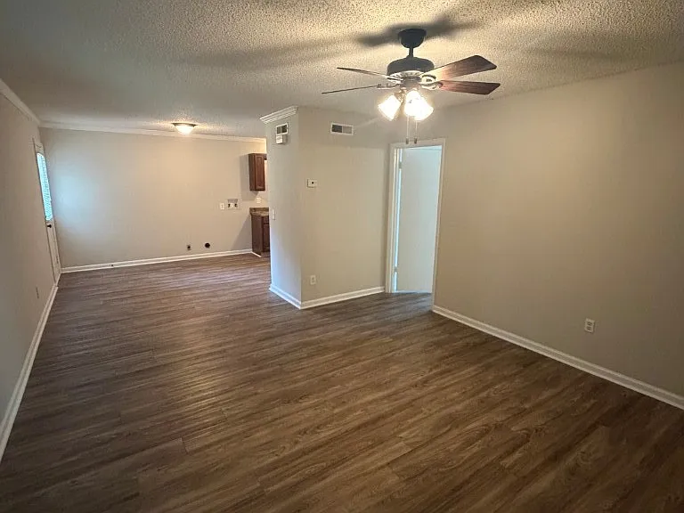 1002 Palmer Dr #2 — Photo 3