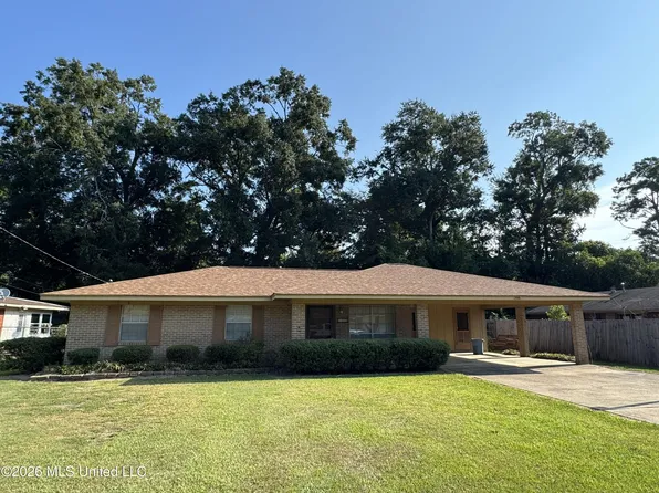 102 Brookfield Dr, Natchez, MS 39120