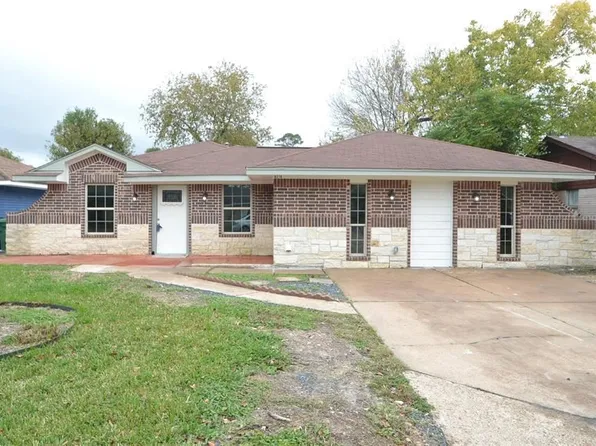 6319 Maple Hill Dr, Houston, TX 77088