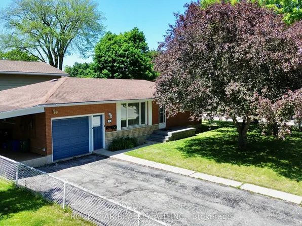 27 Elizabeth St, Cambridge, ON N3C 2T2