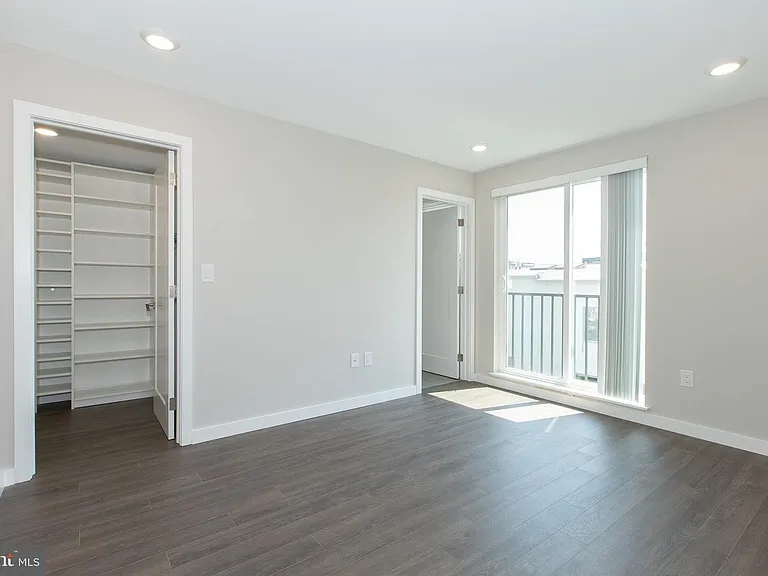 729 N 20th St #3 — Photo 6