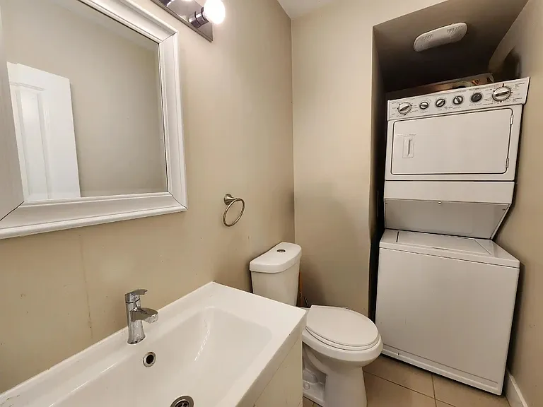 480 Nelson St #3 — Photo 11