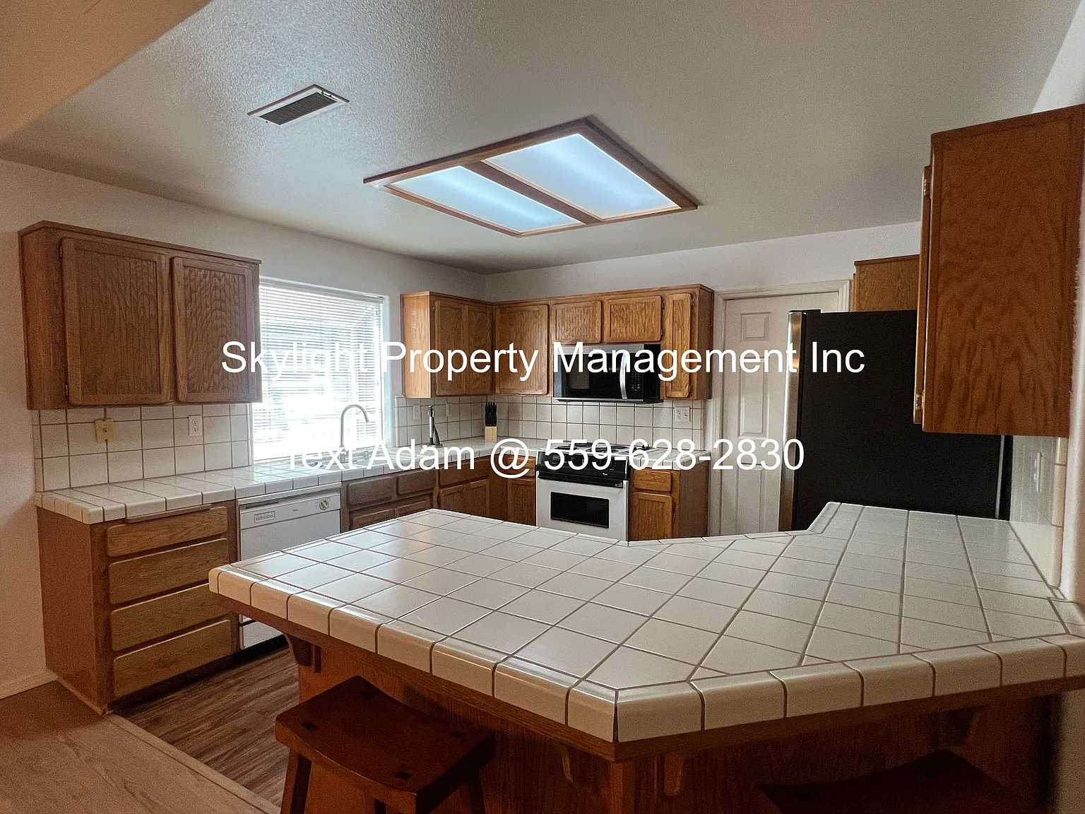 3 bed, 1867 sqft, $2,400 — Photo 2
