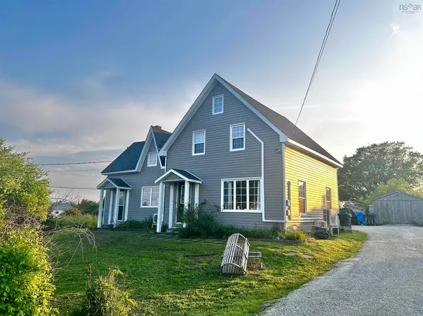 1268 Highway 335, Middle West Pubnico, NS B0W 3S0