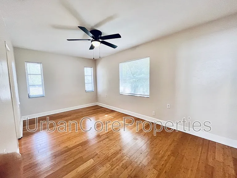 1527 5th St N #B3 — Photo 5