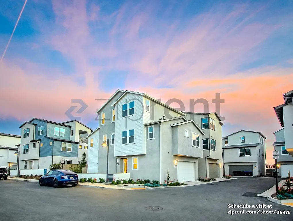 4 bed, 3.5 bath, 2429 sqft, $5,850 — Photo 1
