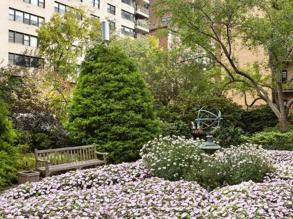 40 East 9th Street image 15 of 16