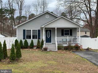 1383 Holly Vista Dr, Colonial Beach, VA 22443