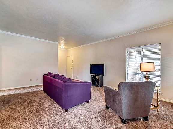 5th image of 4320 Bellaire Dr S APT 233