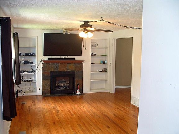 5th image of 14 Diana Dr