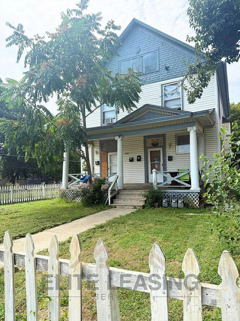 1441 SW Van Buren — Photo 2