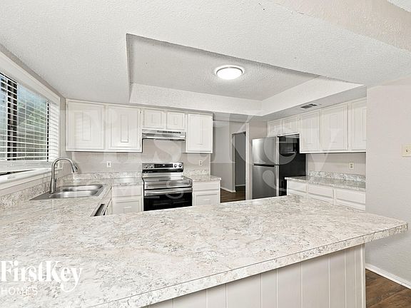 5th image of 7431 Bayberry Ln