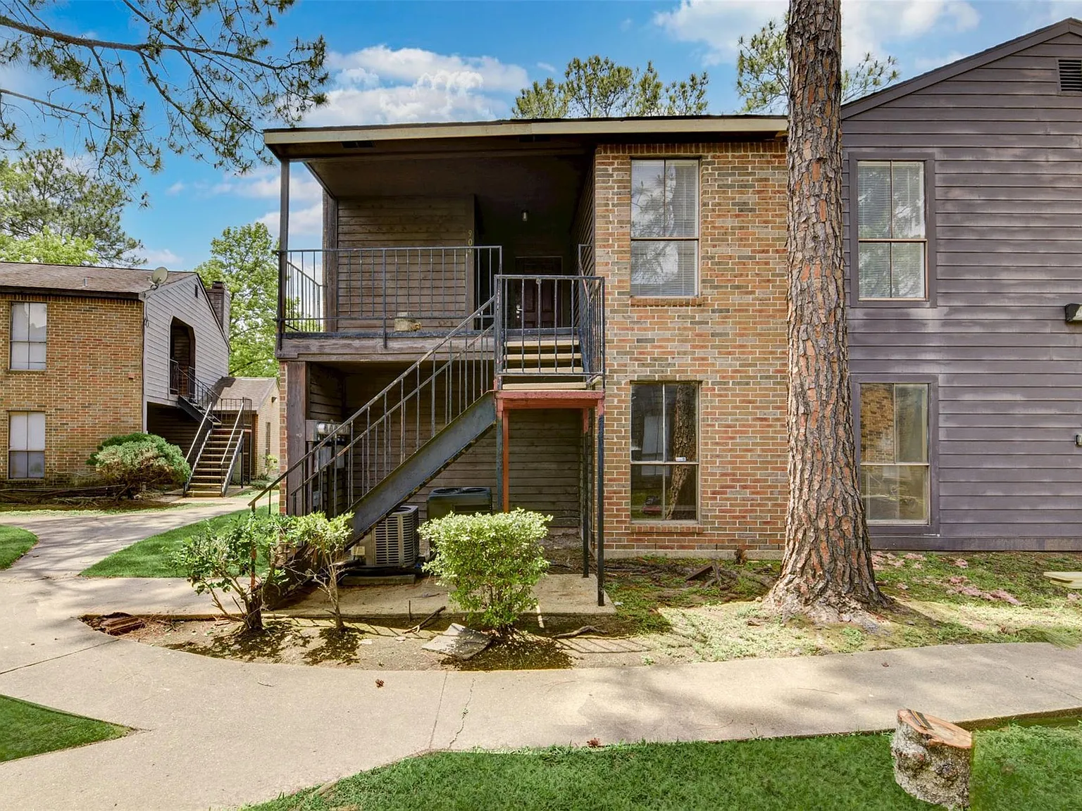 1 bed, 1.0 bath, 750 sqft, $1,100 — Photo 2