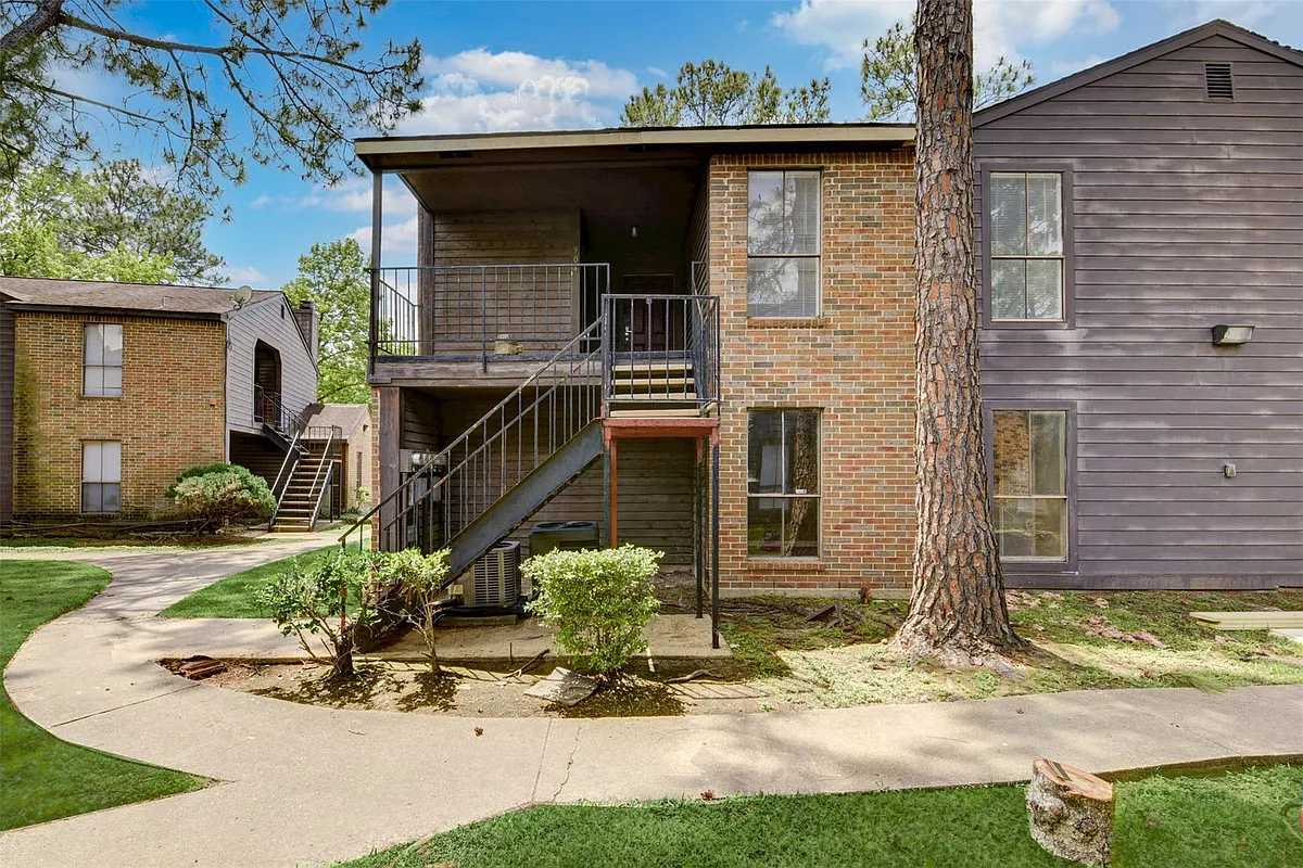 Building Photo - 7200 W T C Jester Blvd #904