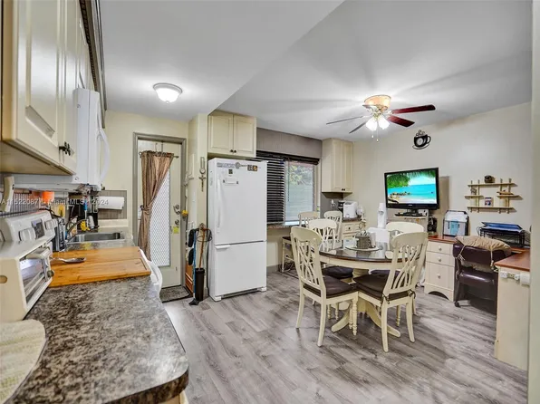 60 NW 79th St APT 18, Miami, FL 33150