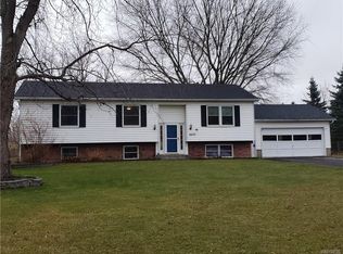 6623 N Lake Rd, Bergen, NY 14416