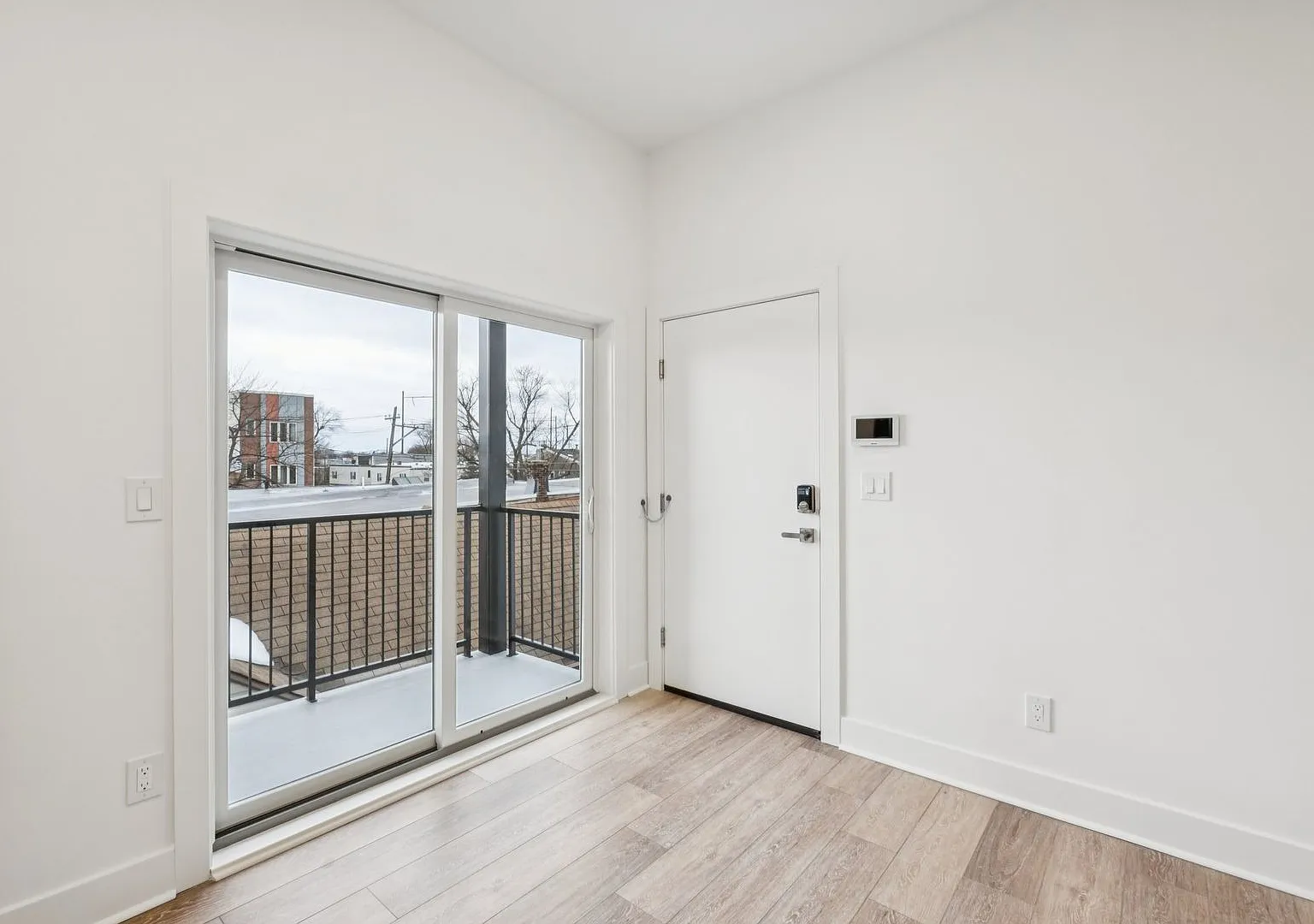 921 E Chelten Ave — Photo 4