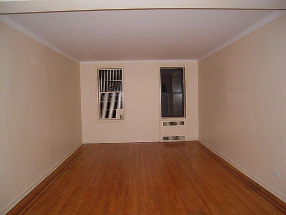 4th image of 11814 83rd Ave APT 3M