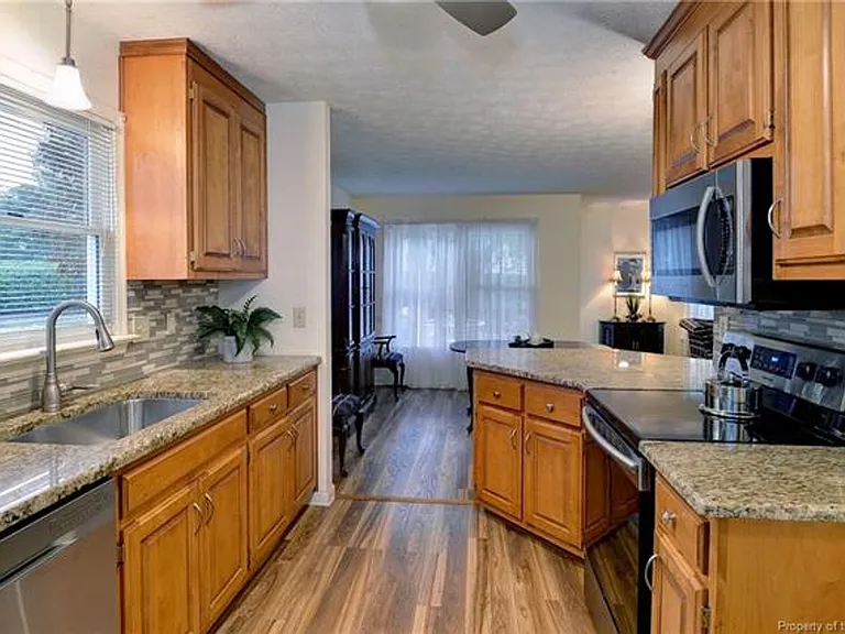 5101 Salisbury Mews — Photo 11