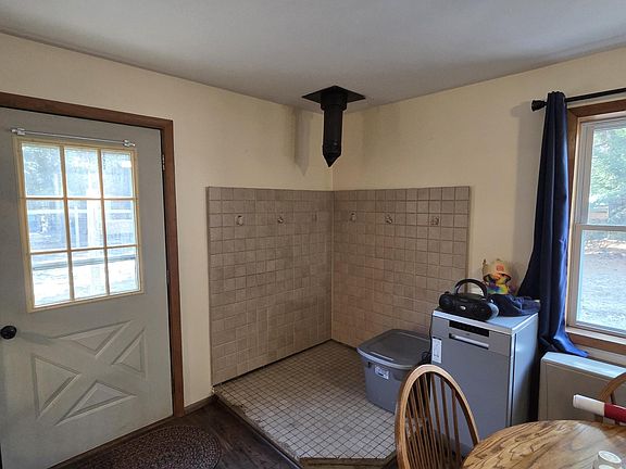 4th image of 24 Whitten Rd