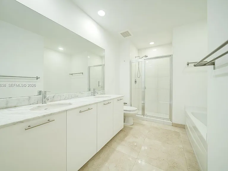 950 Brickell Bay Dr #4805 — Photo 12