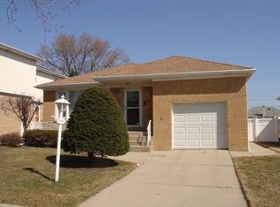 7661 N Neva Ave, Niles, IL 60714