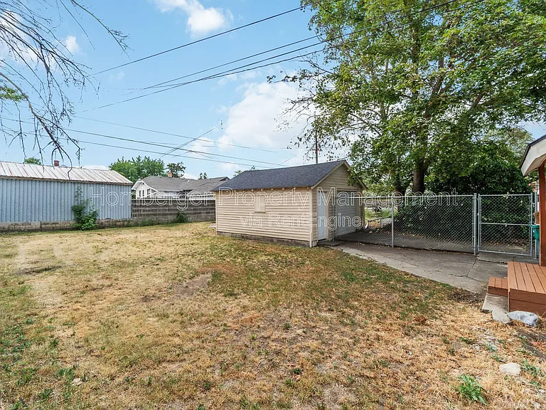 908 E Longfellow Ave — Photo 23